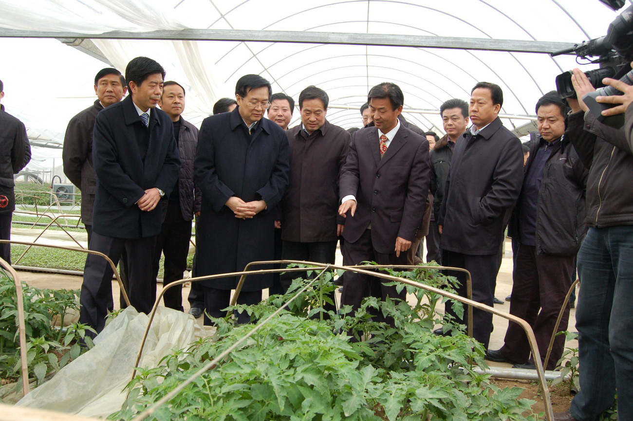 原中央政治局委員、湖北省省長(zhǎng)王國(guó)生來(lái)公司基地視察指導(dǎo)工作